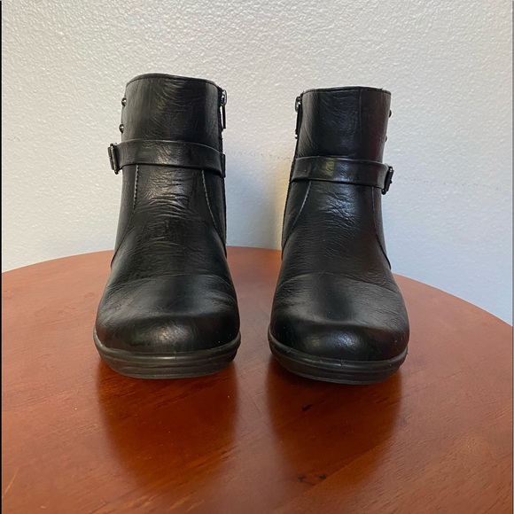 COPY - ♥️ EASY STREET COMPORT WAVE BLACK LEATHER BOOTS . - Picture 2 of 7